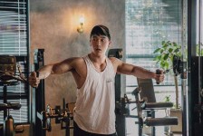 安岳肌肉男模(肌肉男模板)