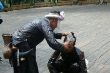 安岳欲带老伴游遍中国(带着老伴去旅游)