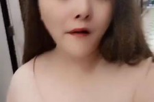安岳美院系花兼职死商务模特(美院系花兼职商务模特第2部一边看球一边玩)
