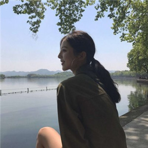 安岳私人伴游网带你看到天际，白色盐湖无际，蓝色天空无边