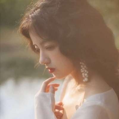 安岳伴游女生雷花蕊的资料