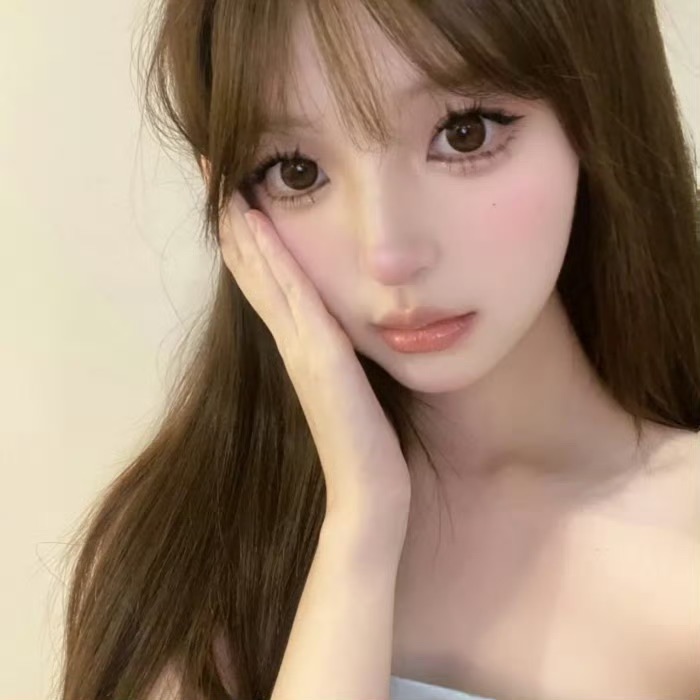 安岳伴游女生星晚的资料