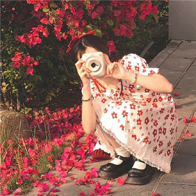 安岳伴游女生镇凝莲